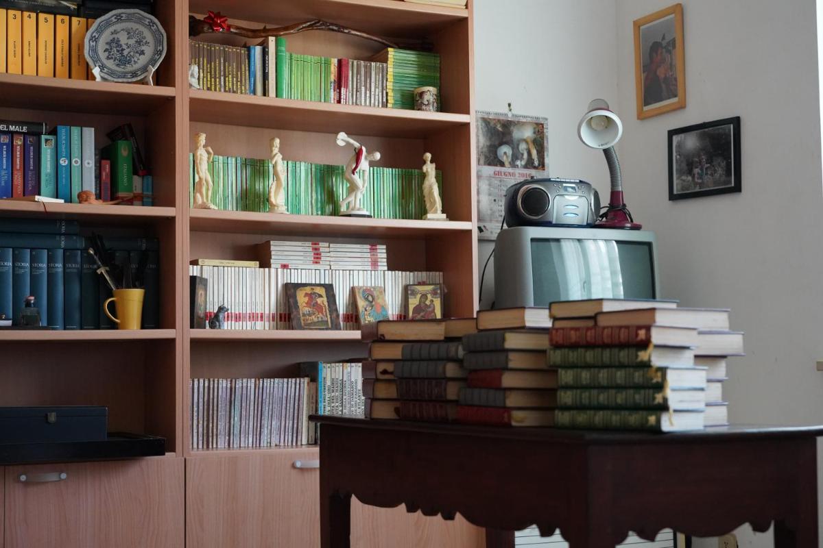 Verzura Room & Home Restaurant - Housity