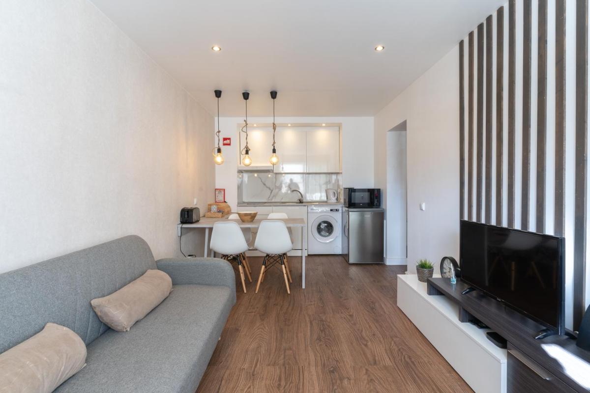 Old Town Apartment 5min to the beach - Housity