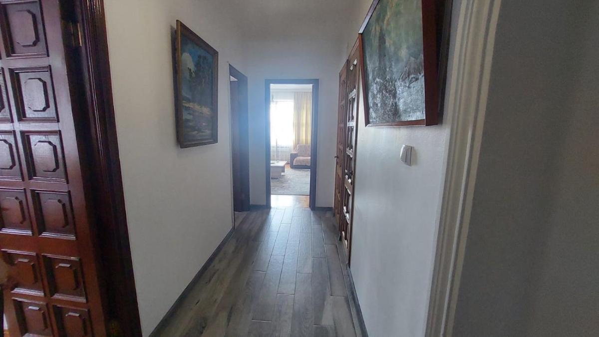 On Khimshiashvili Apartment - Housity