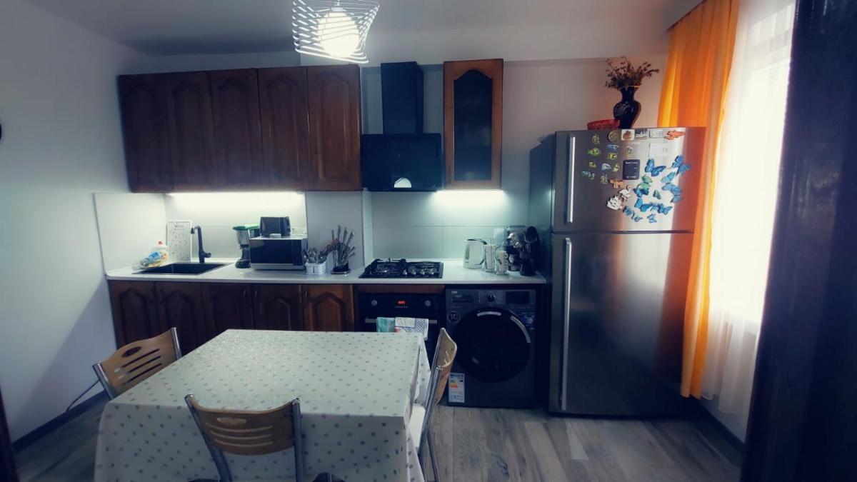 On Khimshiashvili Apartment - Housity