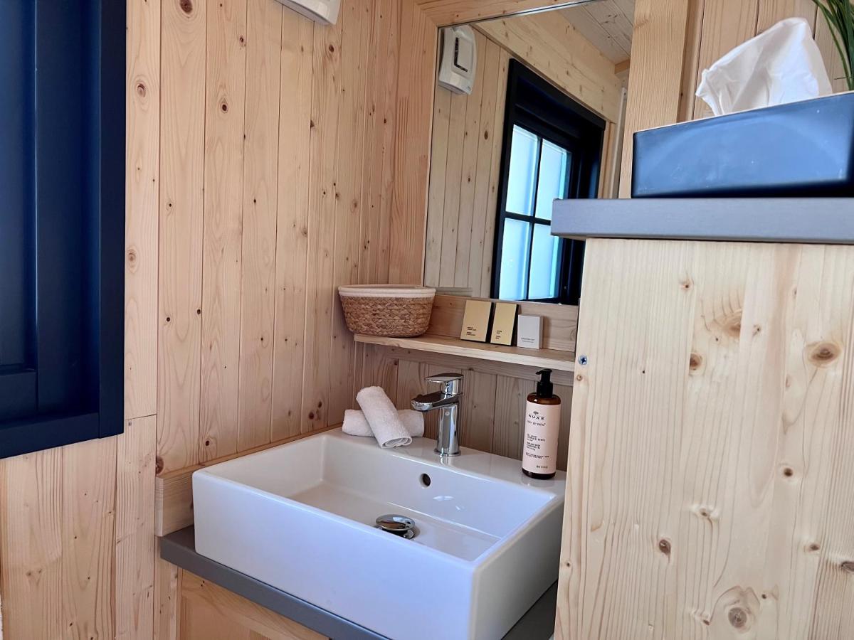 Salle de bains dans l'établissement Domaine de Chalvêches Hôtel SPA 4*