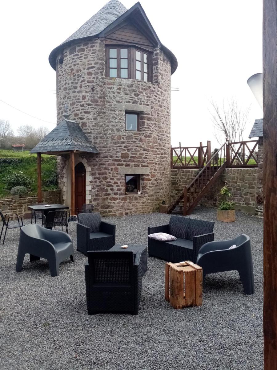 La Tour de Ver Gite atypique Possibilité table d'hôtes sur réservation - Housity