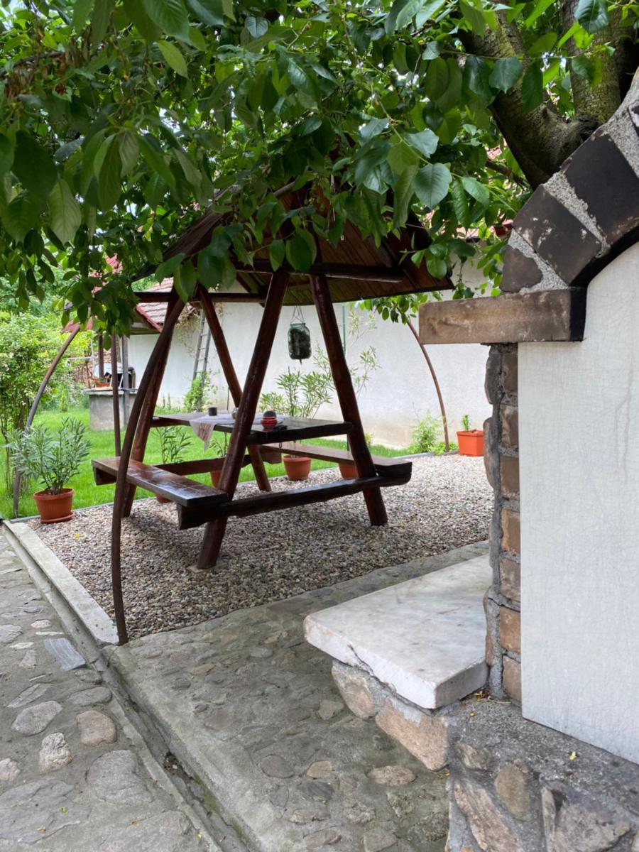 Pensiunea Roșu - Housity