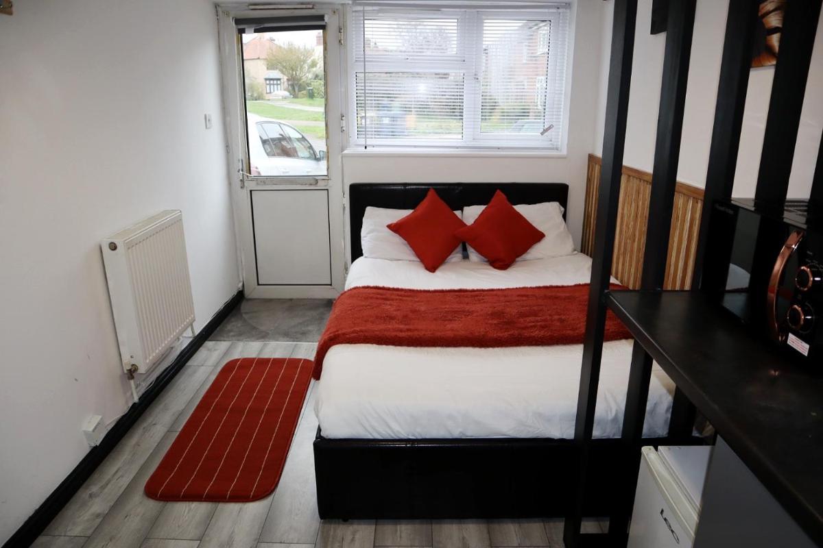 259A Queen Ediths Way - Housity