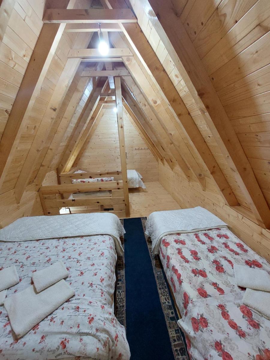 Markove kolibe 3, Uvac - Hizvo