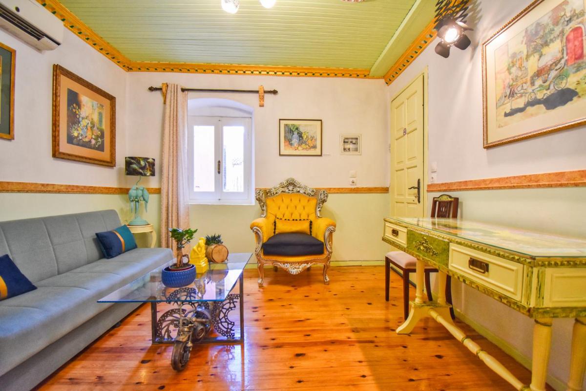 Venetian Well Gallery apartment in Corfu Old Town - Housity