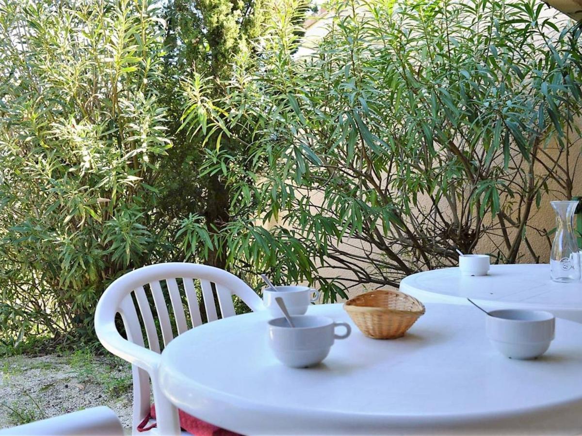 Appartement 2 pièces cabine, 6 couchages, avec piscine et terrasse ensoleillée au Lavandou - FR-1-251-235 - Housity