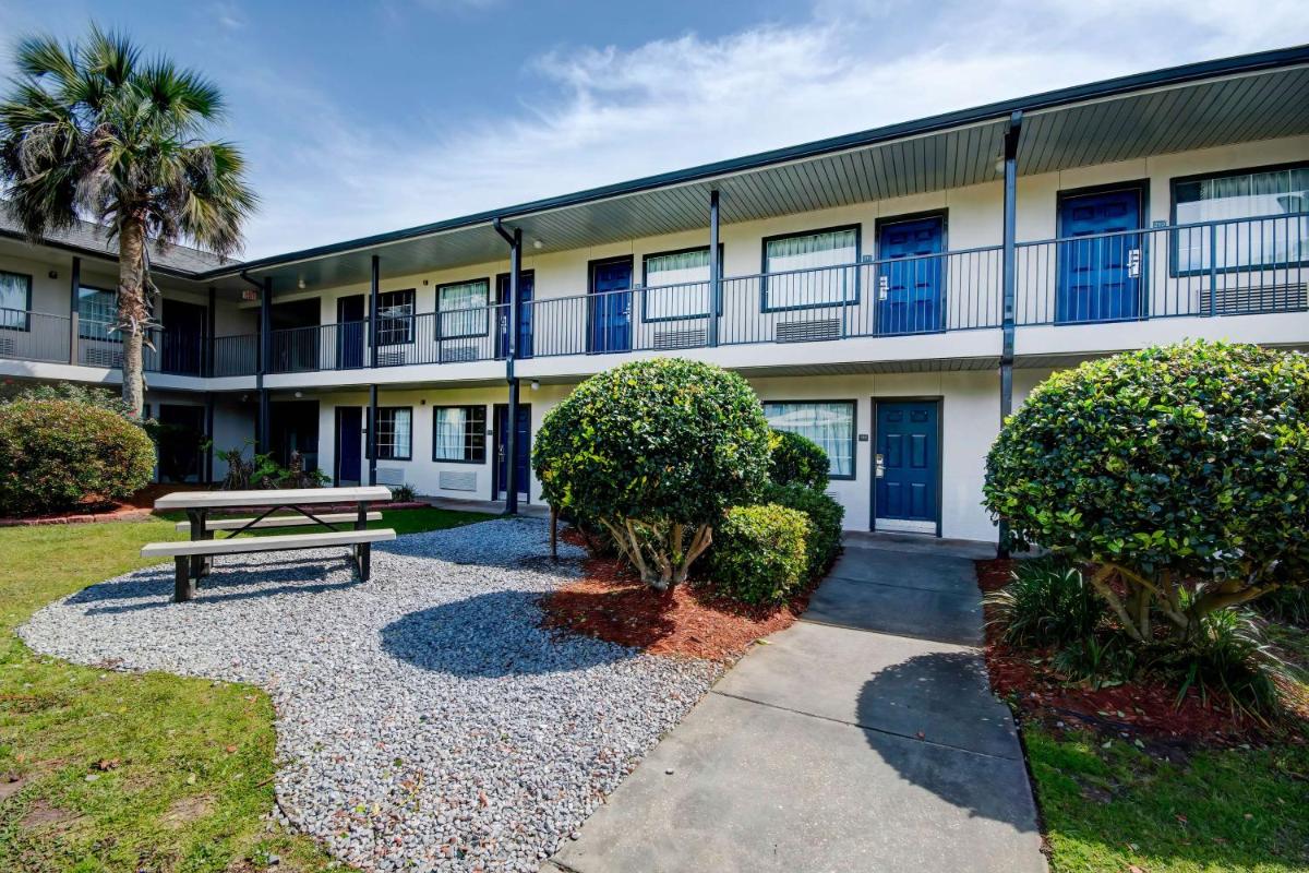 Studio 6-Ocean Springs, MS - Housity