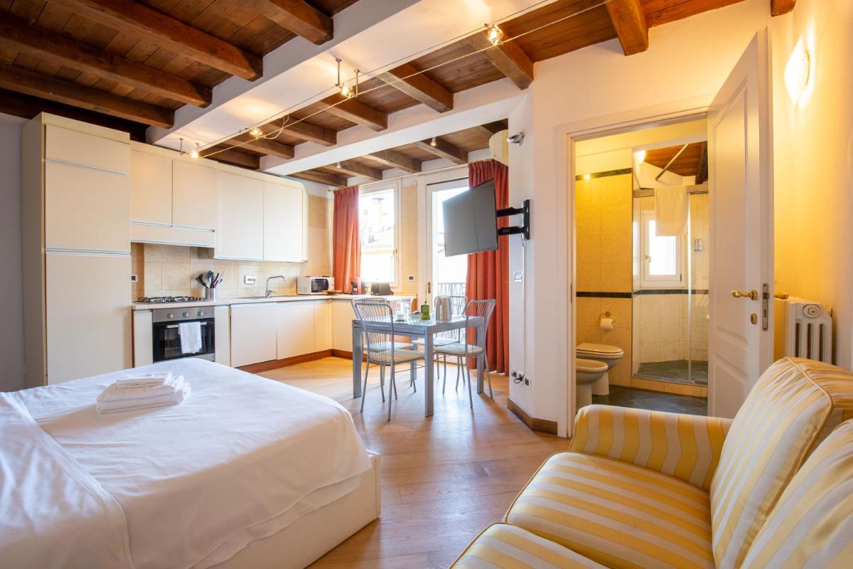 Santo Stefano Apartments - BolognaRooms - Housity