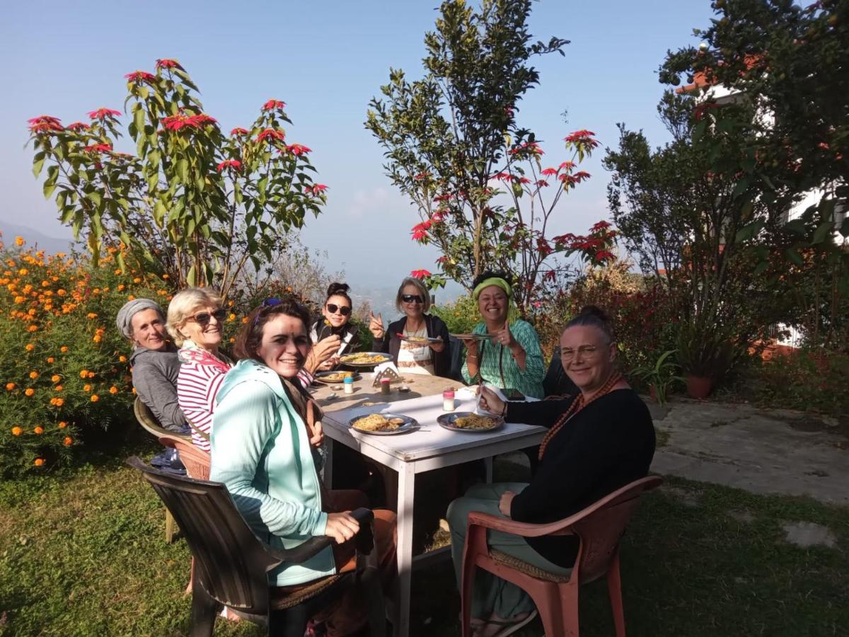 Tashidelek Guest Lodge & House - Housity