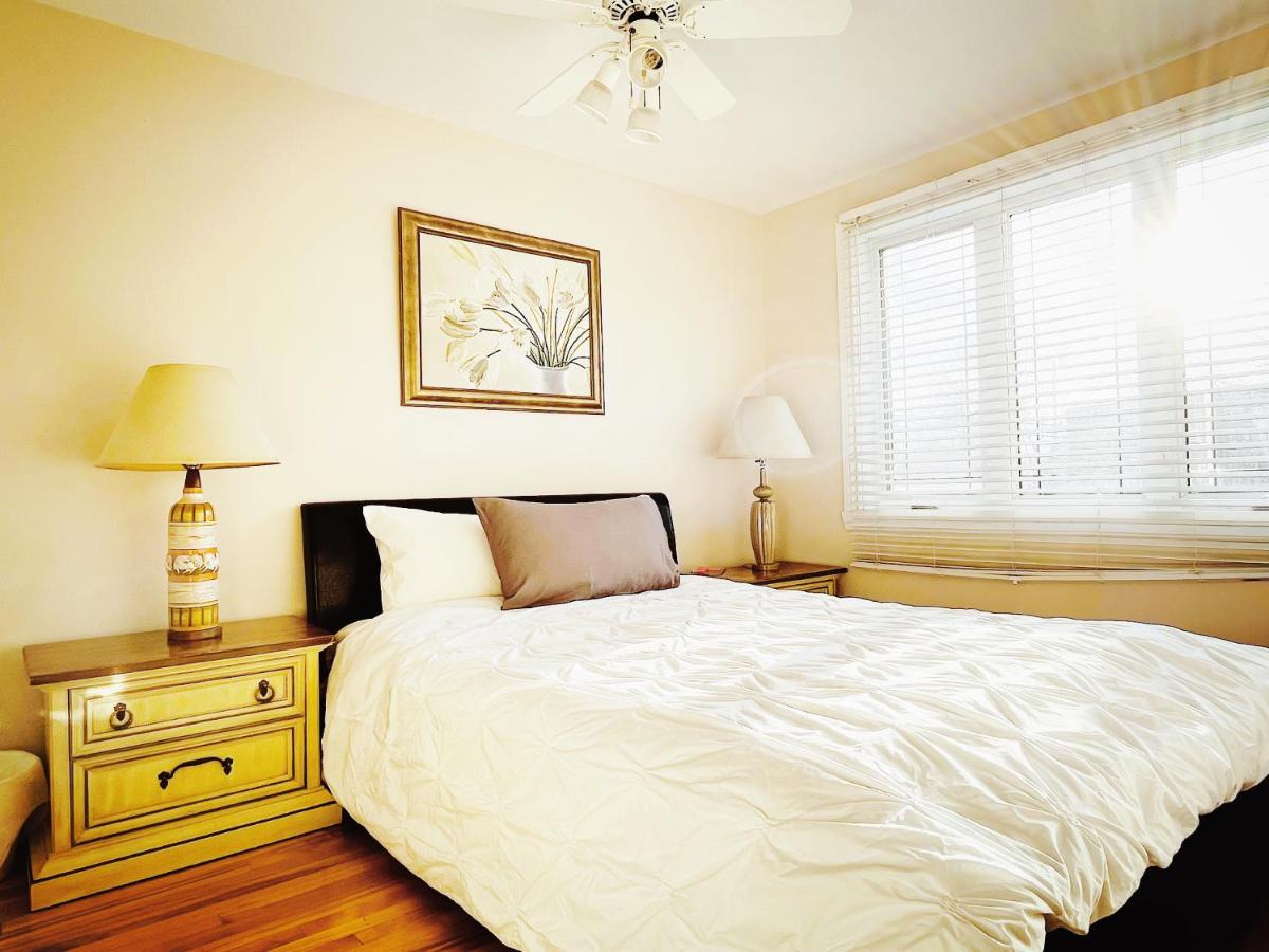 Peace House Subway&Private parking 5 mins Downtown - Housity