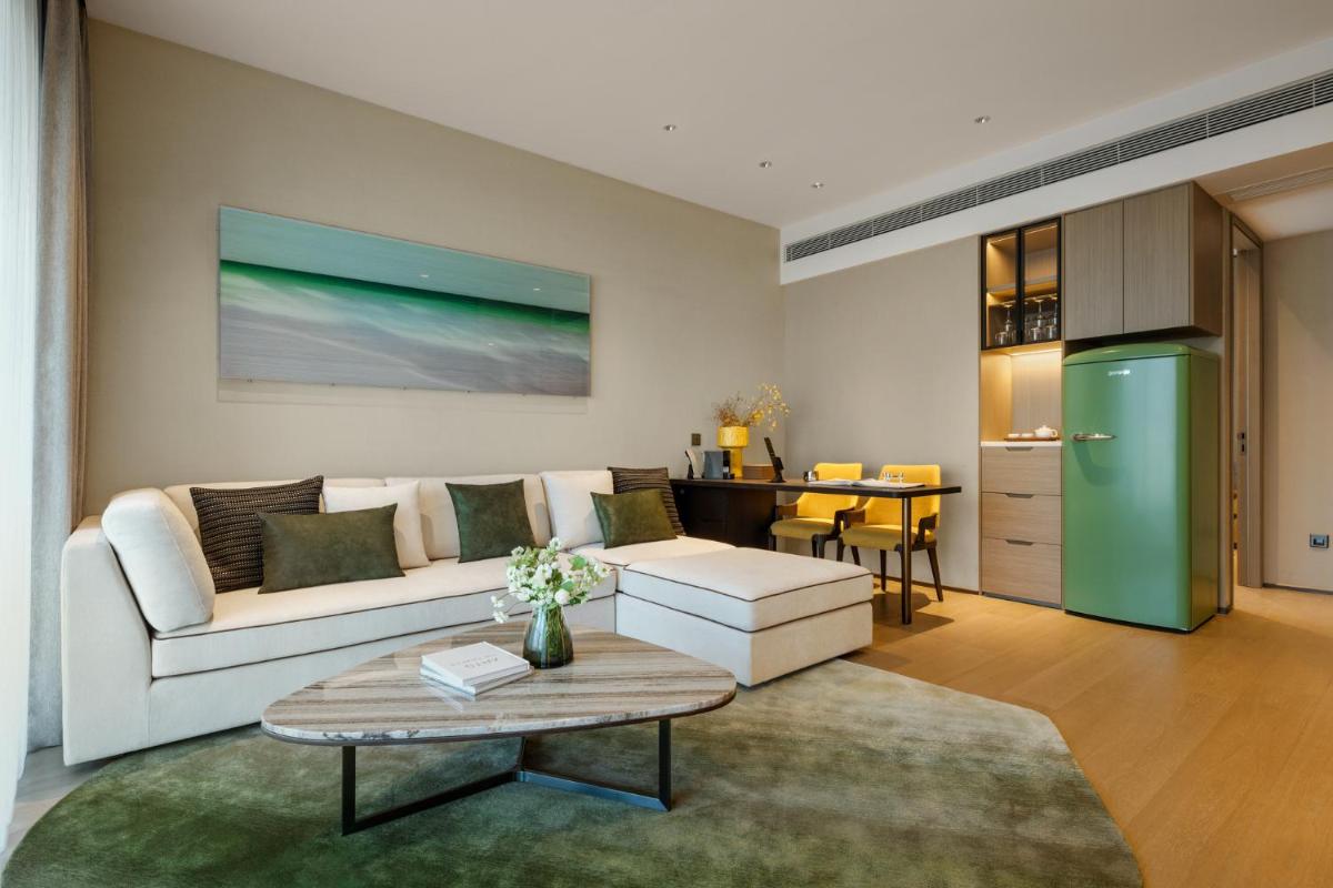Artisse Place - Access to 4000 sqm Fusion Wellness Centre and 800 sqm Indoor Swimming Pool - Housity