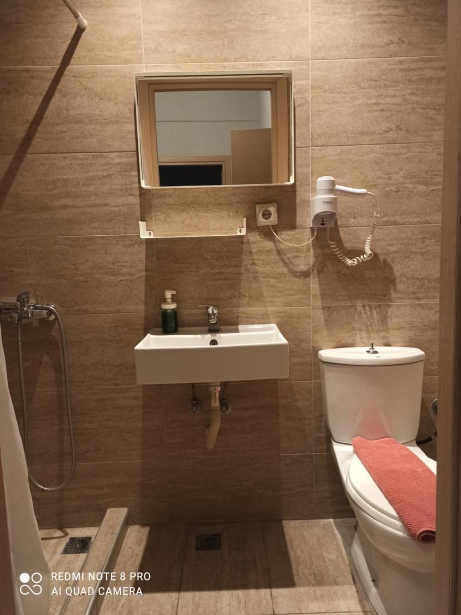 Thess Rooms Agion Panton 12 - Housity