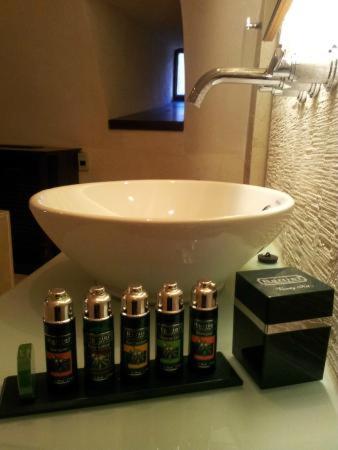 Suitetrails - Shmayaa Hotel