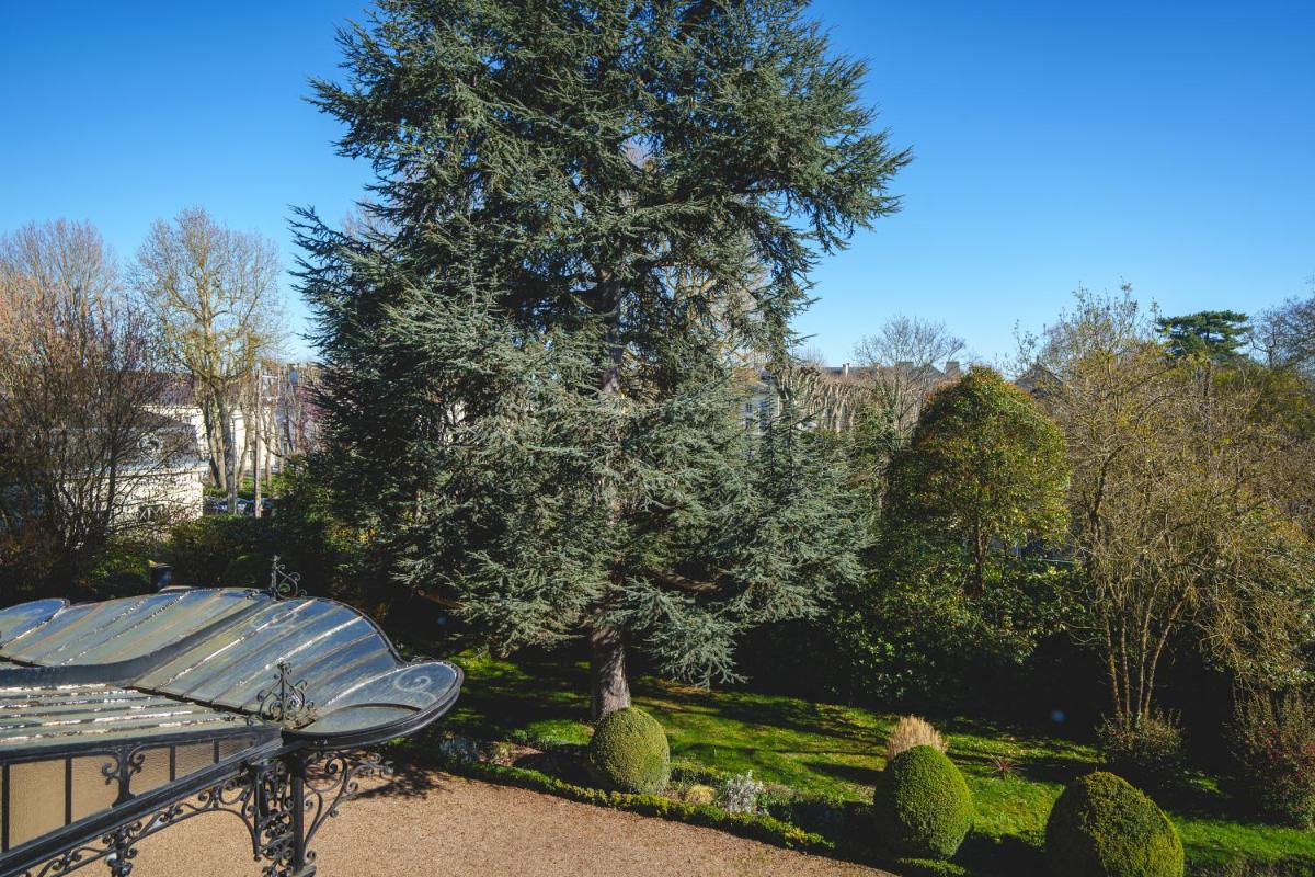 Jardin de l'établissement Château La Comtesse de Loire & Spa