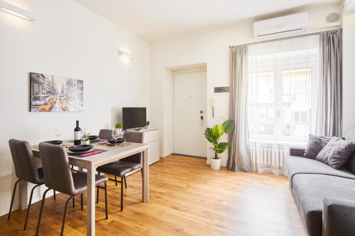 House Navigli apartment in the heart of the Naviglio Grande Milano - Housity