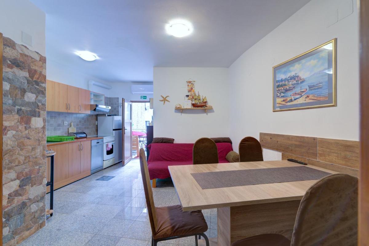 Apartment Senj - Housity