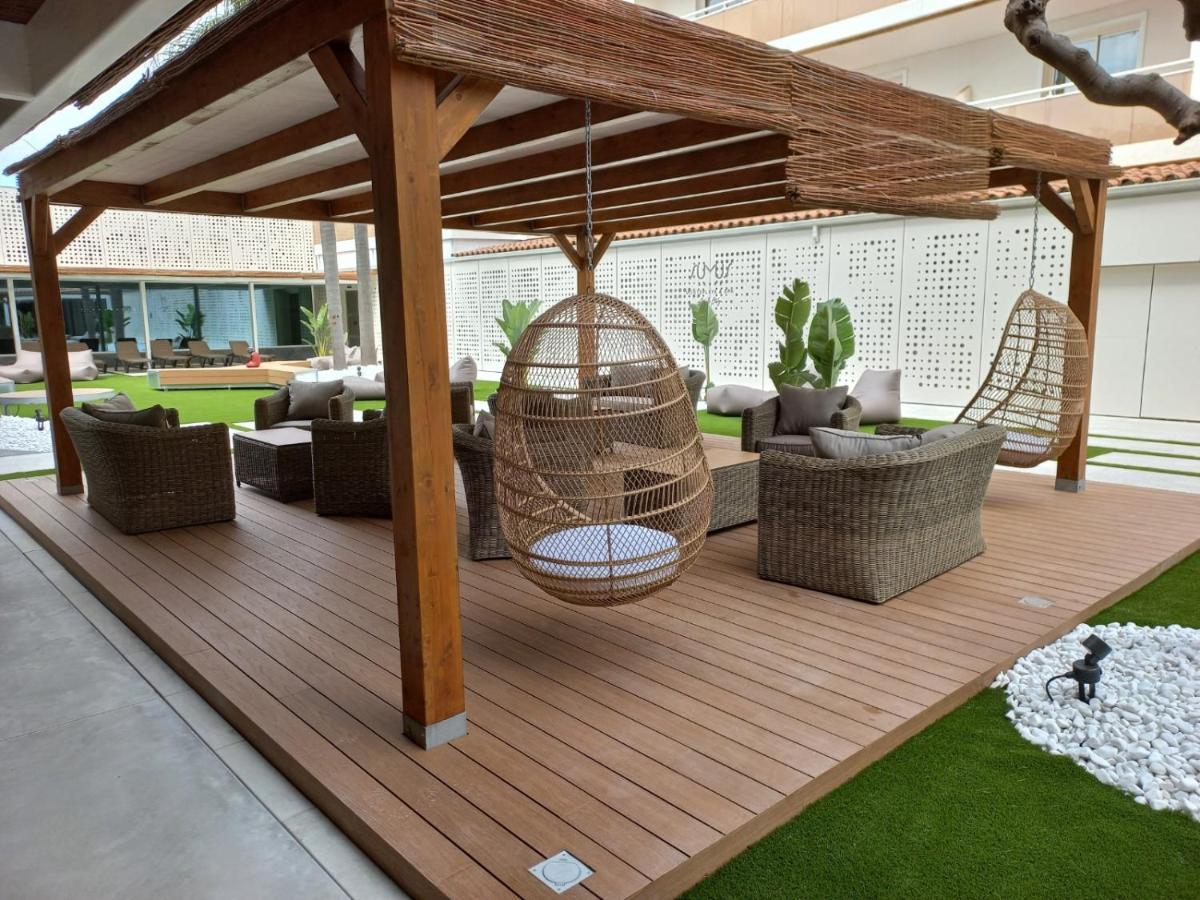 Jardín al aire libre en Sumus Hotel Monteplaya & SPA 4Sup - Adults Only