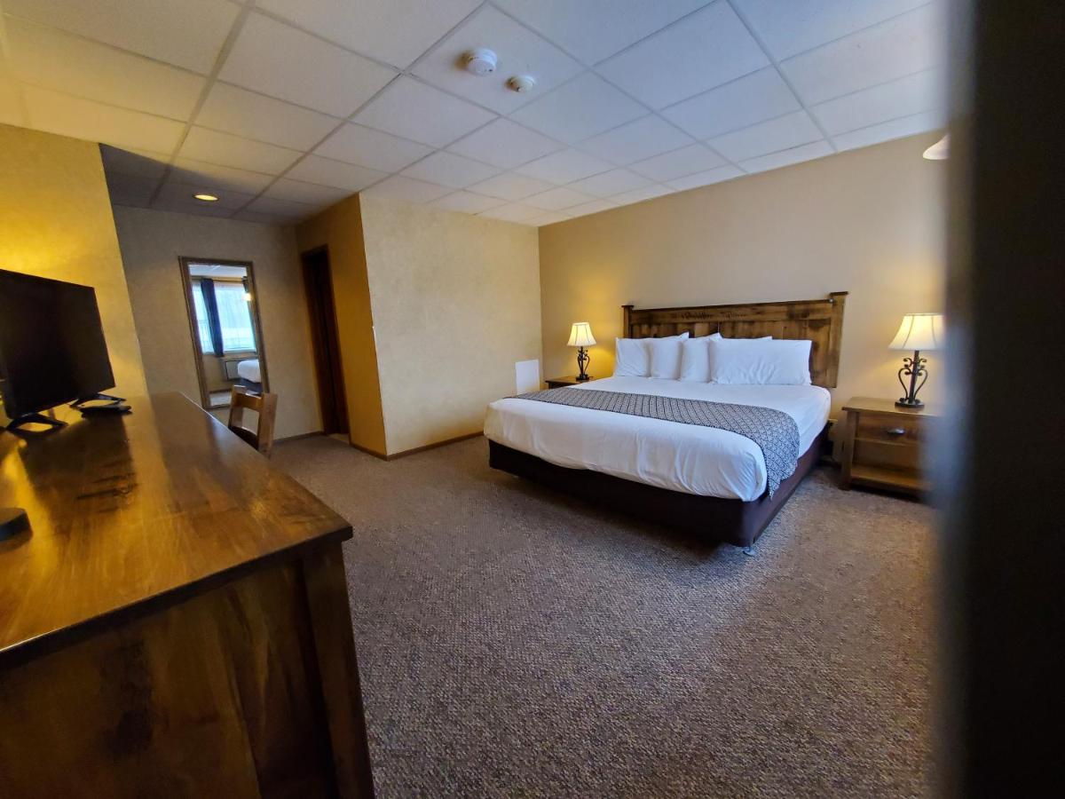 Bayside Resort, Lake George NY - Housity
