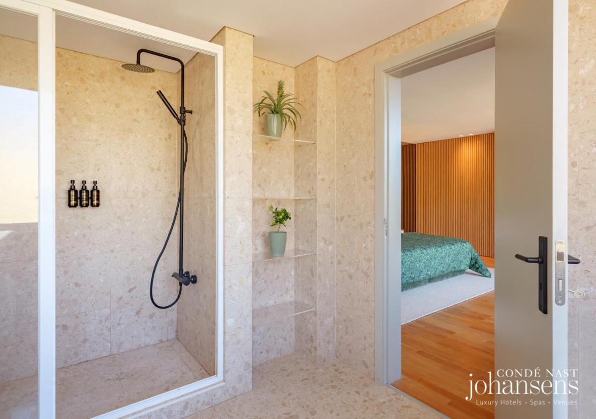 Uma casa de banho em Pure Monchique Hotel - Villa Termal Spa Resort - by Unlock Hotels