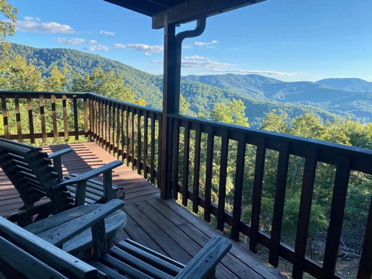 Hideaway Chalet-Mountain Top View Pet Friendly - Housity