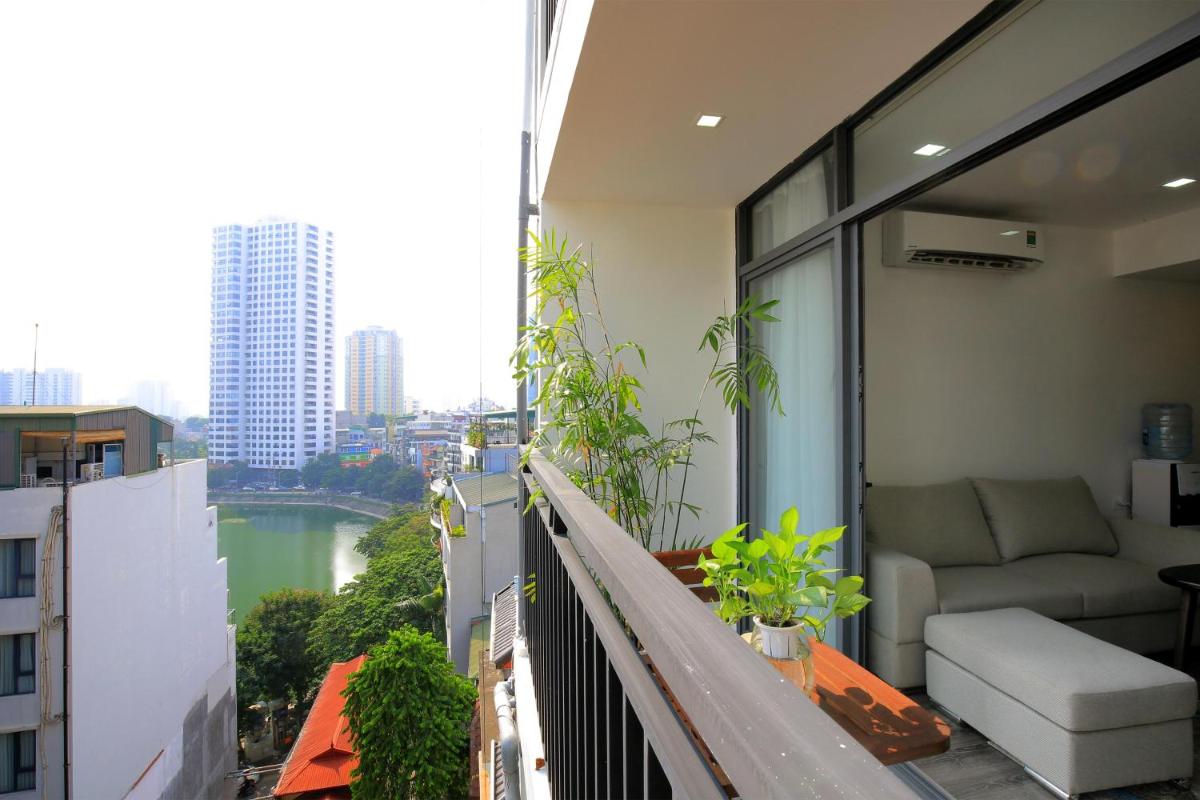 Investland Building, Kim Ma Street, Luxury One bedroom, Tow bedrooms near Lotte, Daewoo and Vinhomes Metropolis - Housity