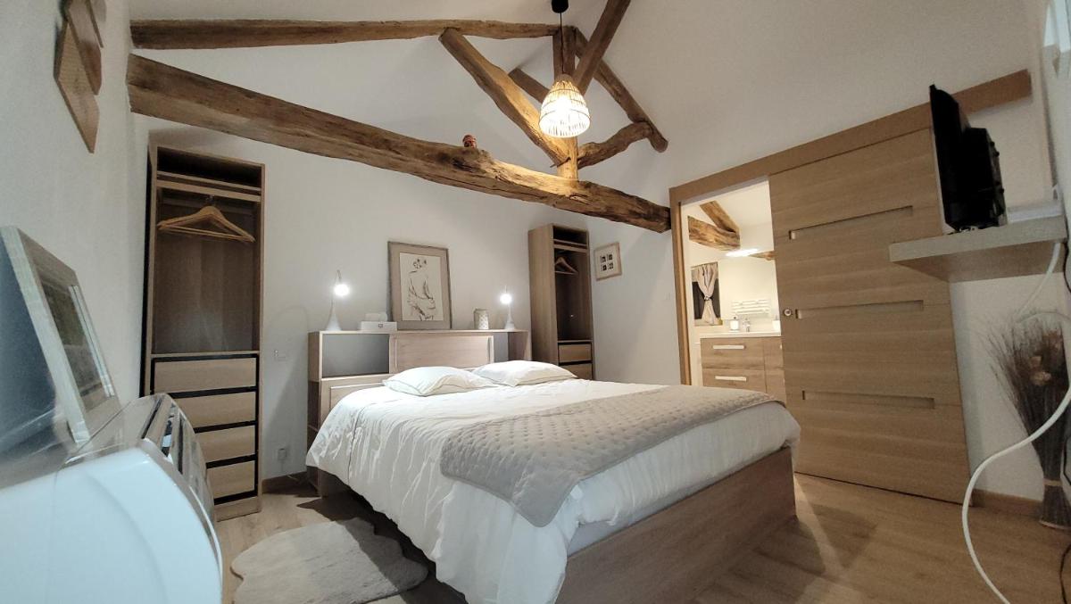 Letape Des Vigealieres Gite 3 Chambres - Housity