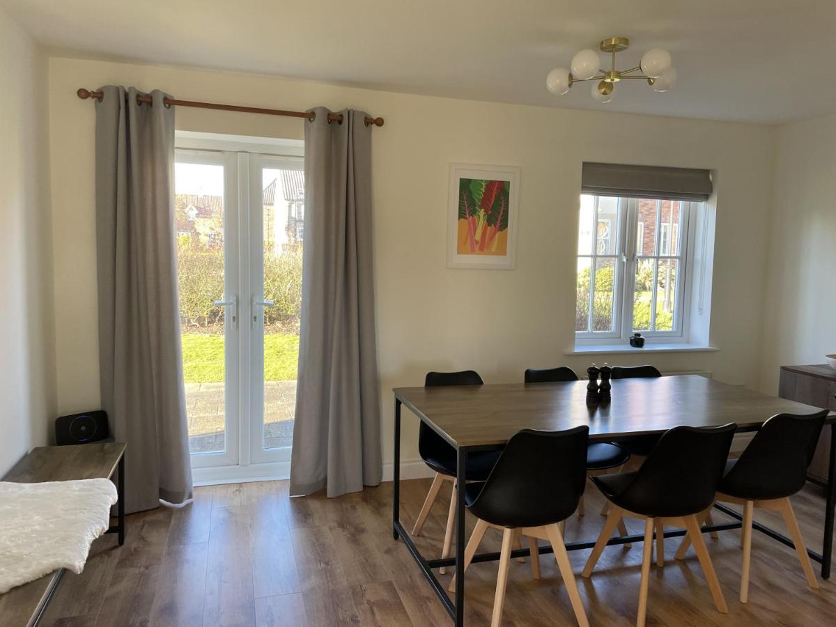 Caramel Cottage at The Bay Filey, sleeps 6, 2 dogs welcome for free too - Housity