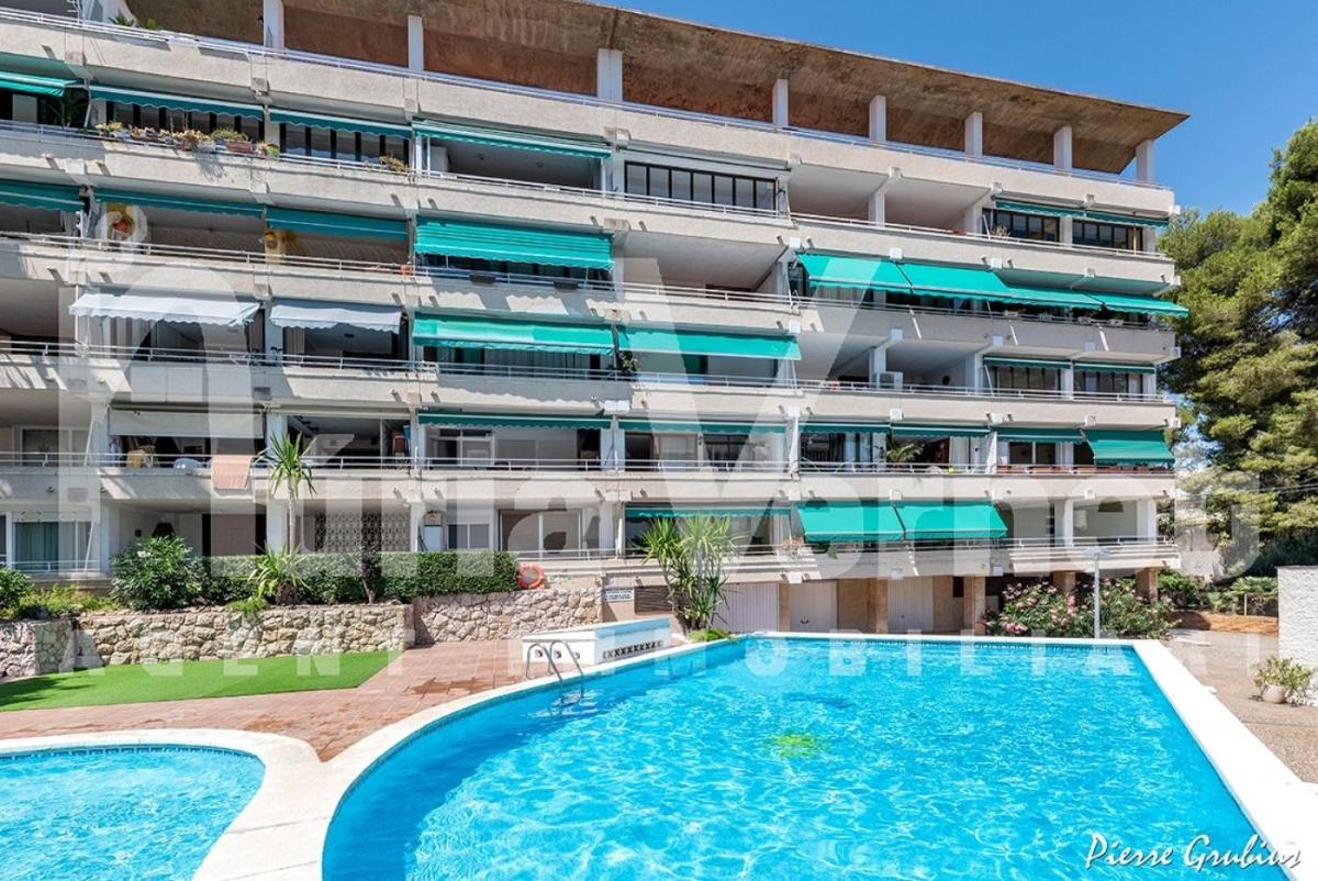 BBQ - POOL - Costa Apartments - Housity
