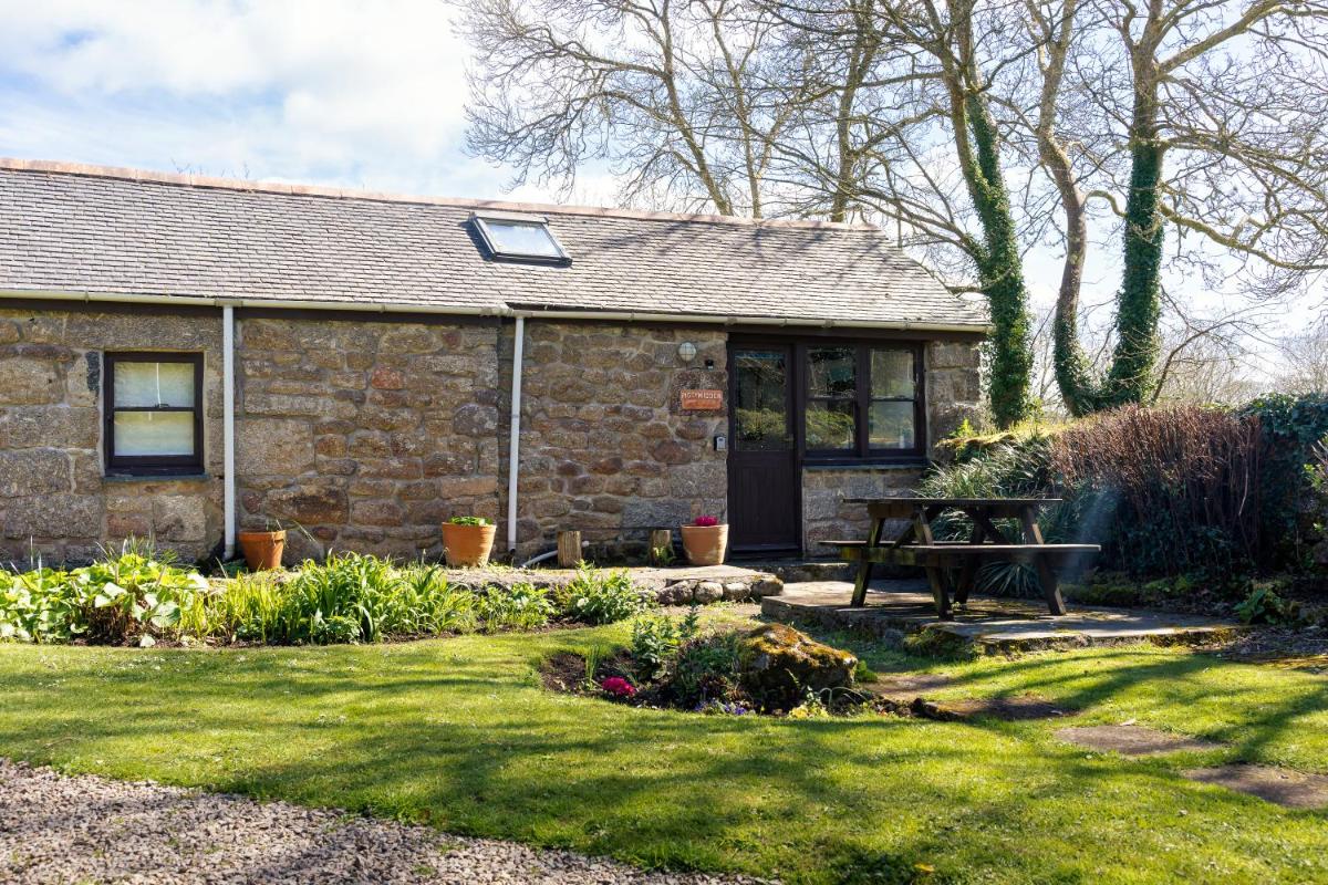 Suitetrails - Cosy cottage in the beautiful Lamorna Valley - walk to the pub & sea