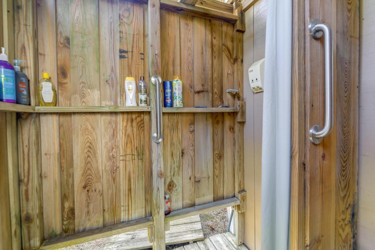 Sneads Ferry Vacation Rental Studio with Water Views - Housity