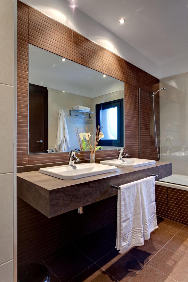 Hotel Las Terrazas & Suite - Housity