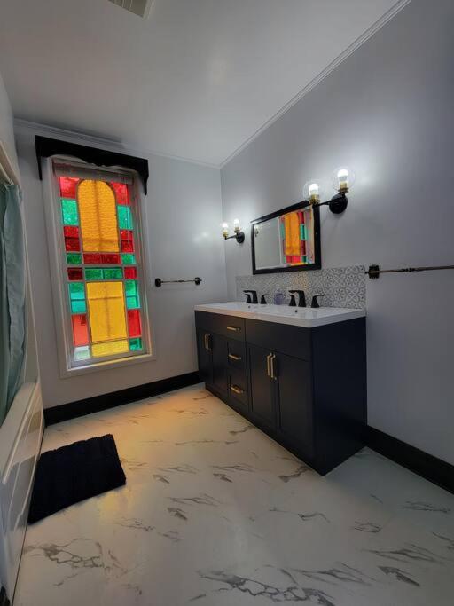 The Maple Shade Suite - Housity
