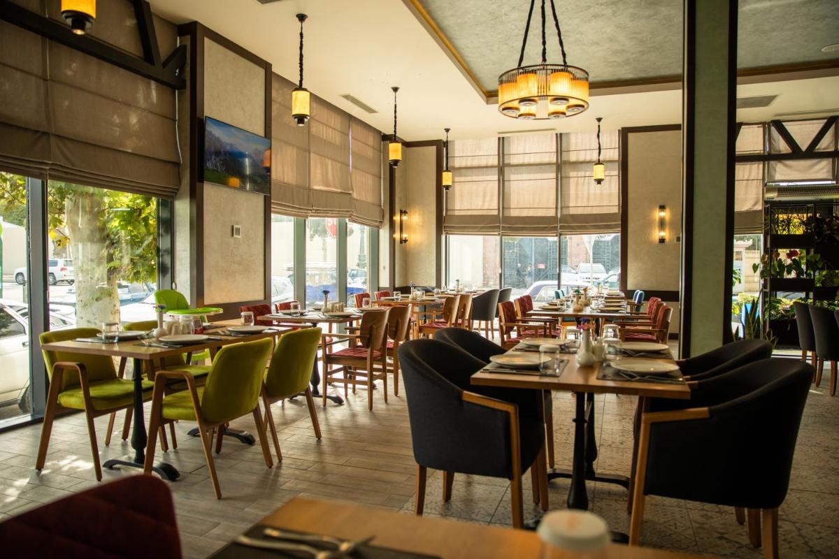 Premium Hotel Ganja - Housity