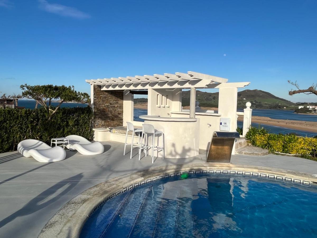 Chalet Robayera a línea de playa - Housity