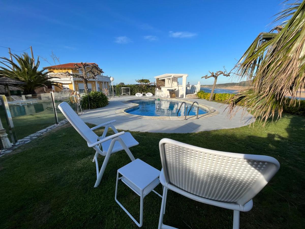 Chalet Robayera a línea de playa - Housity