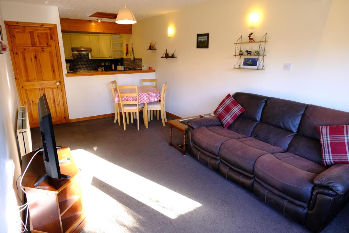 Lovely 1-bedroom apartment with free parking - Housity