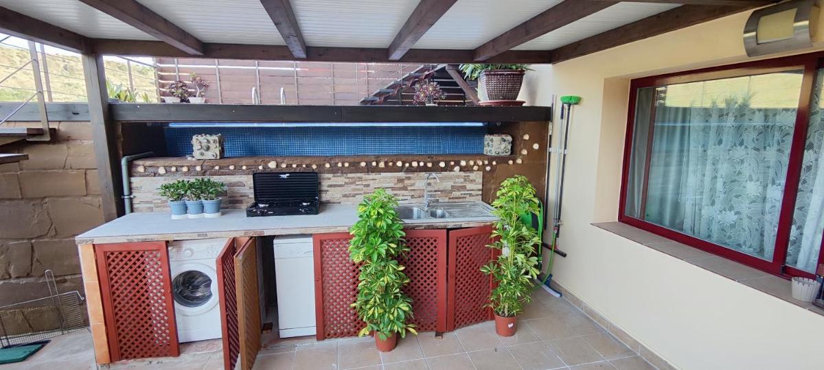 Gorgeous 3 Bedrooms in Villa Natural Reserve Park! - Housity