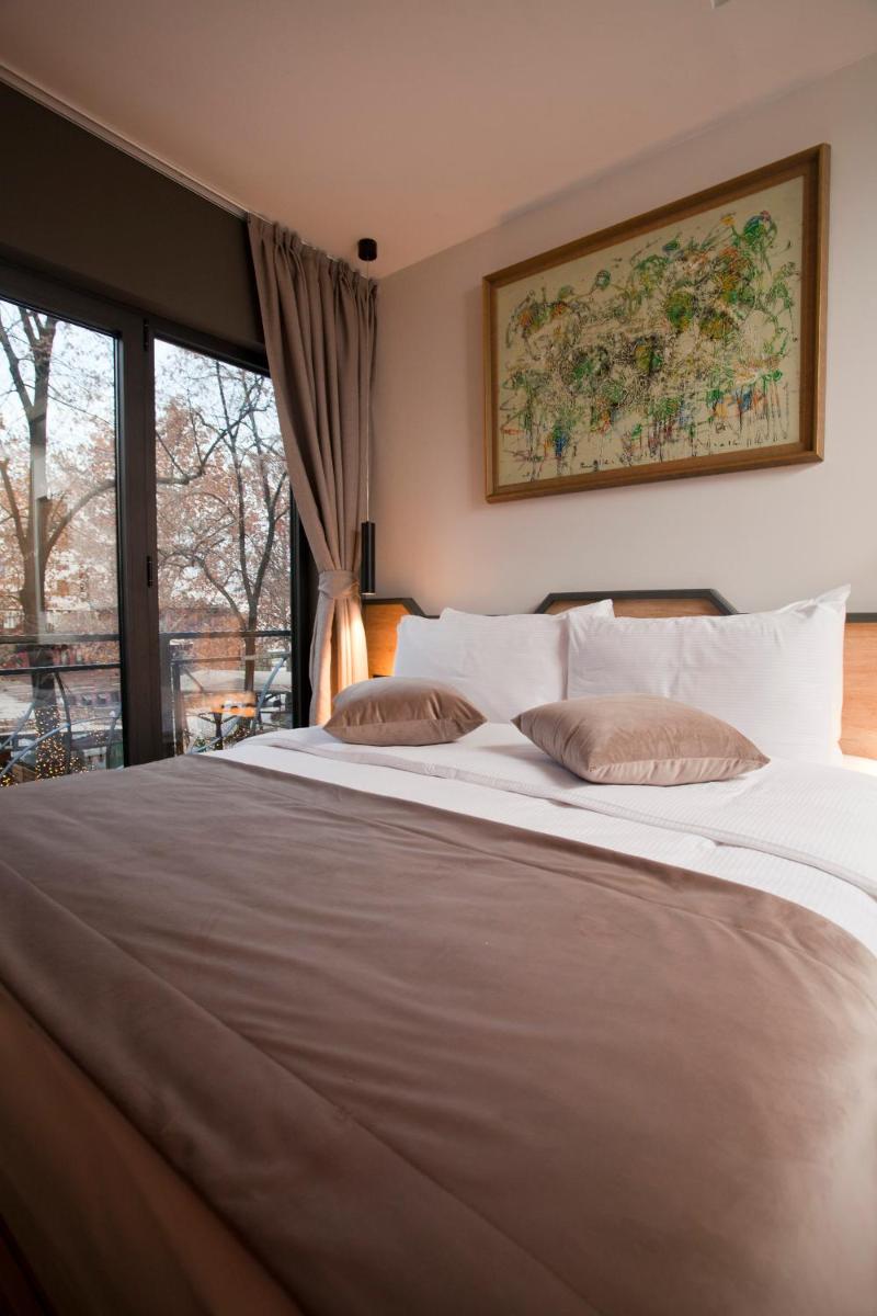 Solun's Riverside Rooms - Housity