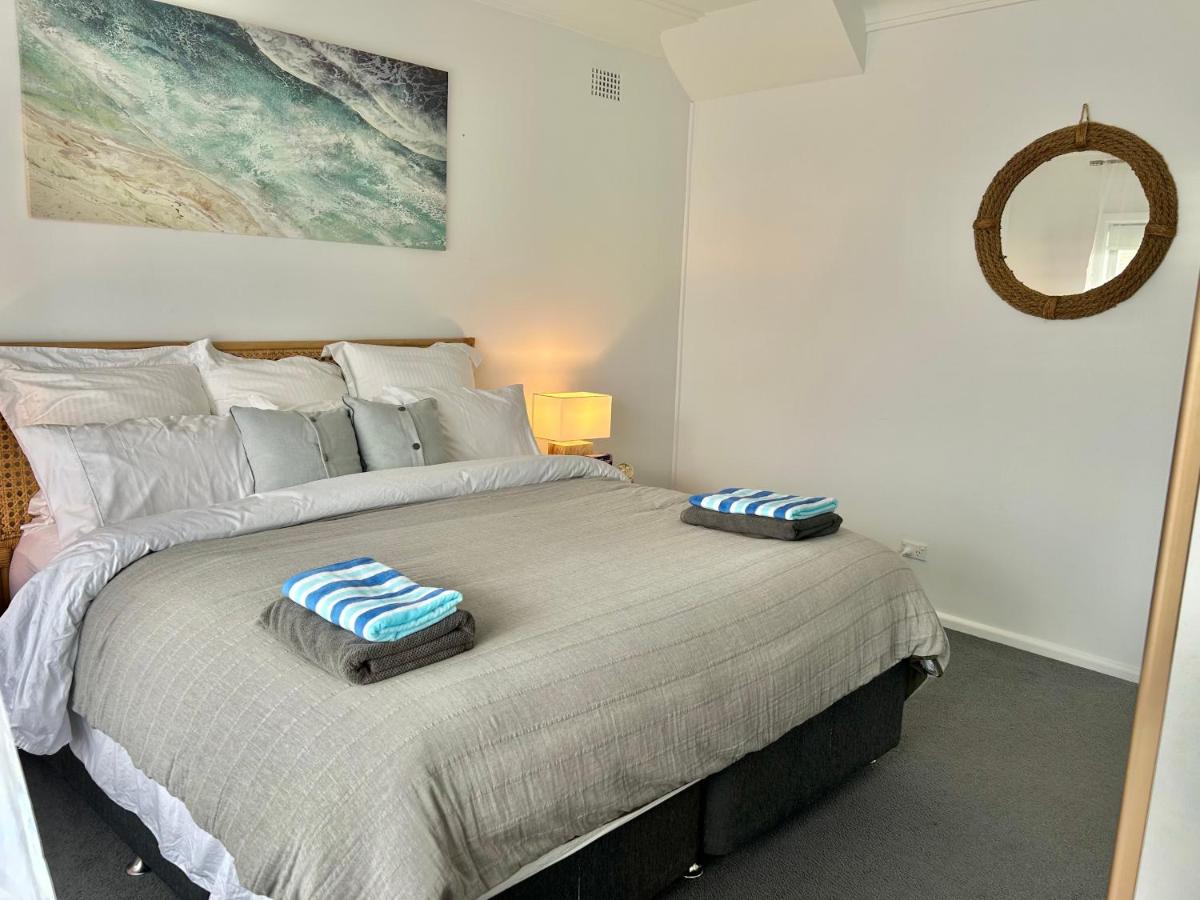 Long Jetty Lake House - Housity