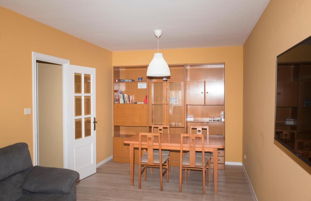 AMPLIO APARTAMENTO EN BURELA - Housity