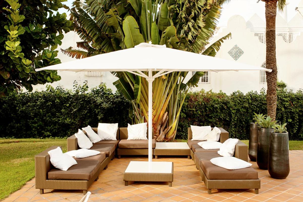 Jardín al aire libre en Sunprime Atlantic View Suite & Spa