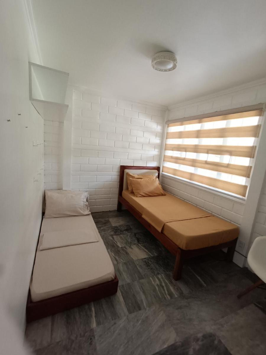 Acacia House - Housity