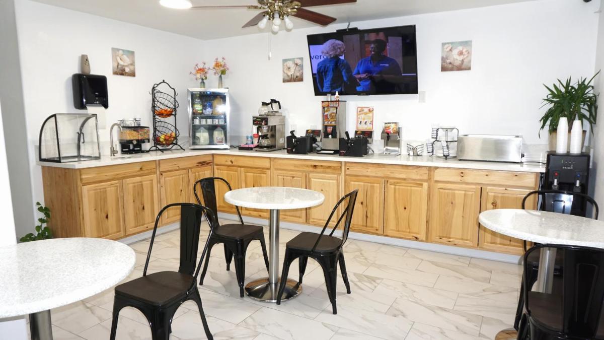 Lakes Inn - Housity