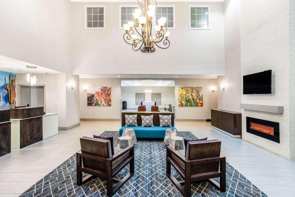 La Quinta by Wyndham Hillsboro - Housity