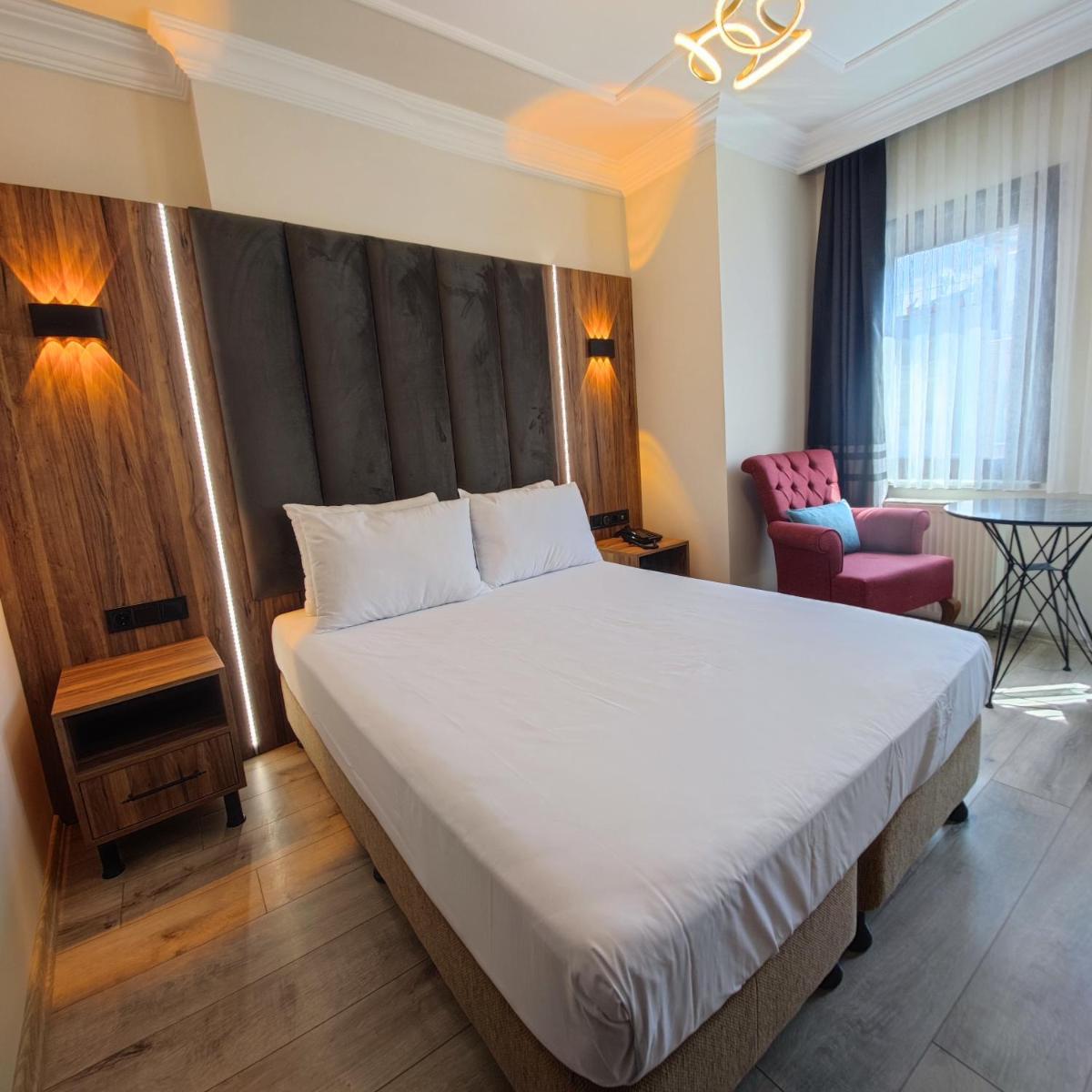 Star Hotel - Housity