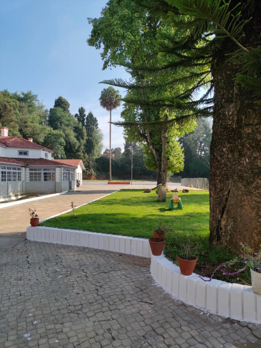 Mowbray House Resort - Housity