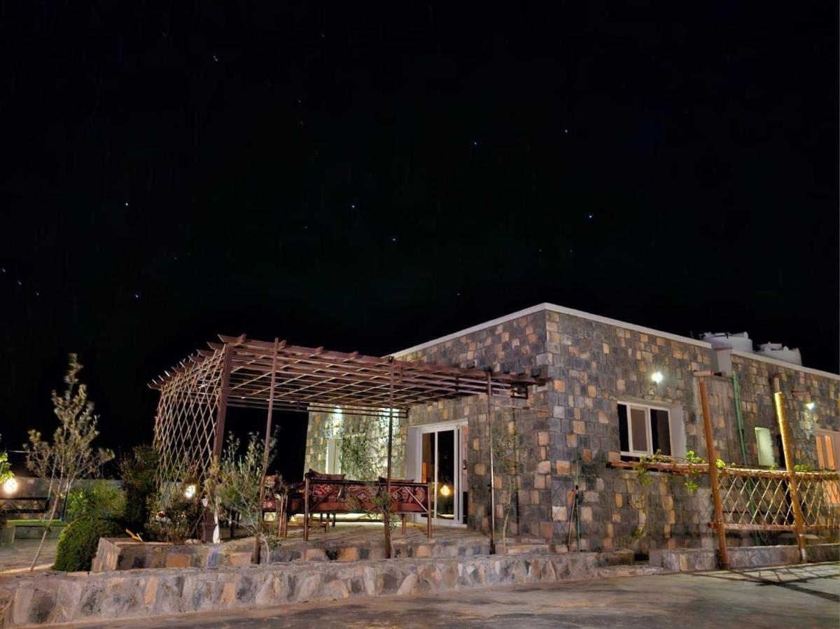 Sab Bani Khamis House - Housity