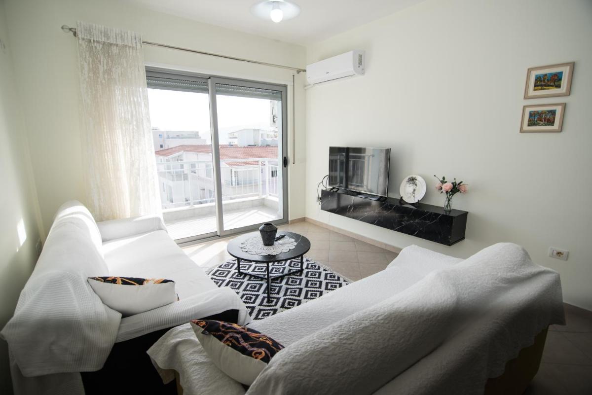 Vlora AR - Spacious modern apartment with a view - Housity