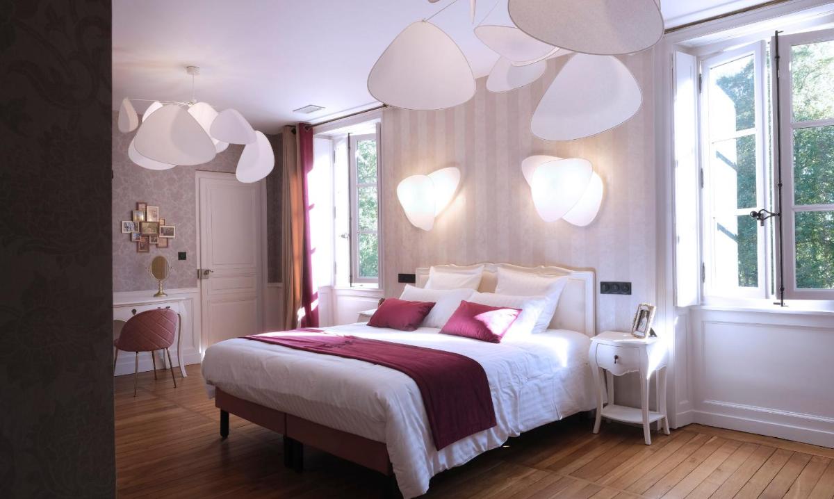 Château de Crespy & Suites - Housity